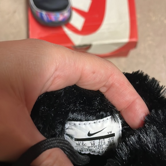 Brand new in box Nike girls Roshe 1 hi print faux fur lined boots. - Picture 6 of 6